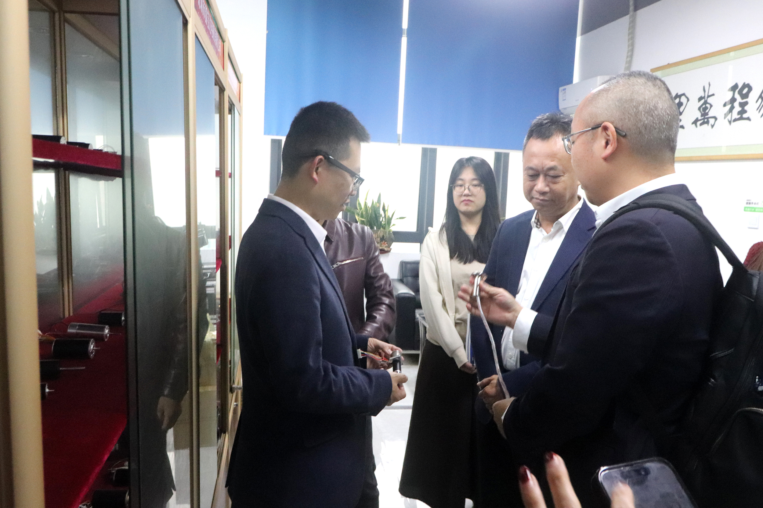 2025.3.5熱烈歡迎龍崗區(qū)工商聯(lián)各位領(lǐng)導(dǎo)蒞臨鑫寶達(dá)參觀、指導(dǎo)工作！