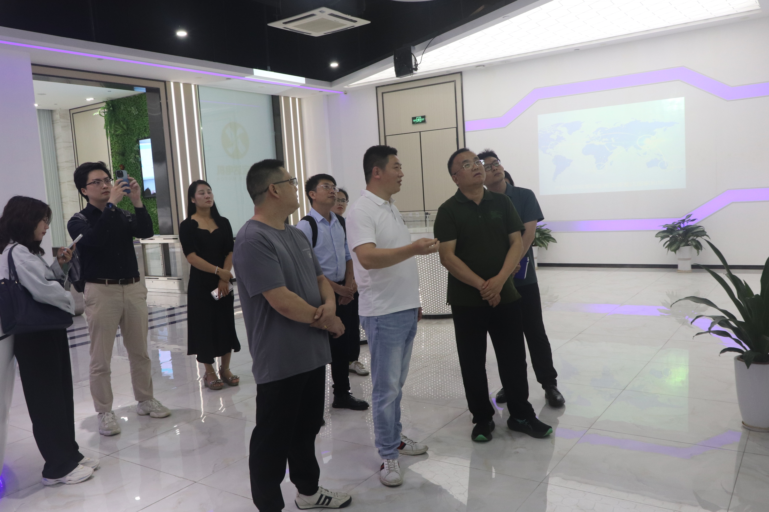 2025.4.27熱烈歡迎深圳客戶蒞臨我司參觀,洽談合作! 2025.4.27熱烈歡迎深圳客戶蒞臨我司參觀,洽談合作!